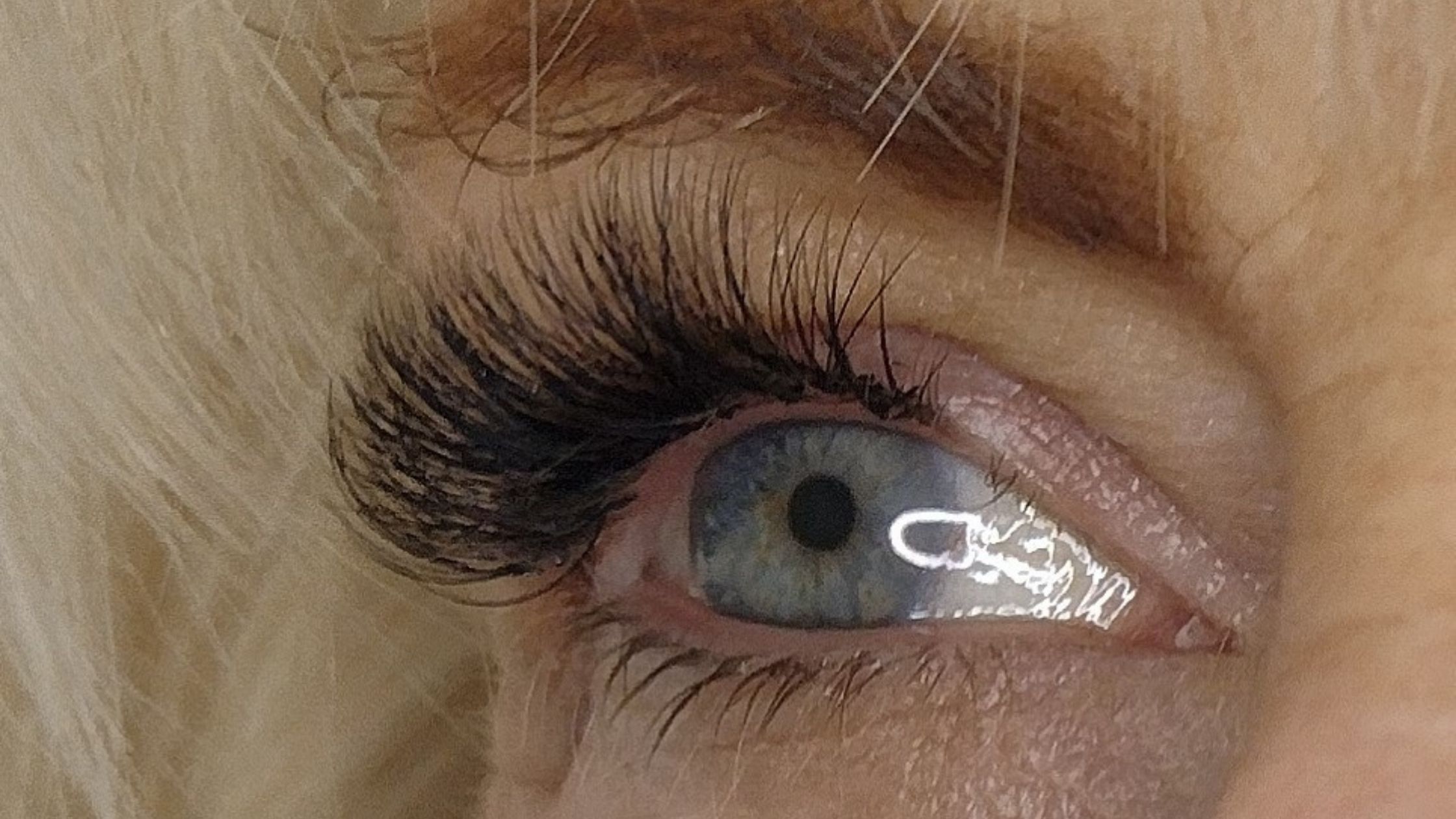 Semi-permanent Eyelash Extensions in Liverpool 
